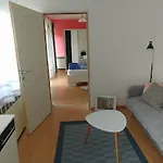 Apartament 1 *