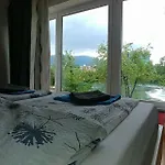 1 Apartament *