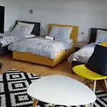 Apartament 1 *