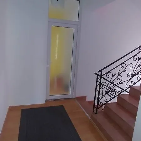 شقة 1 بيهاتش