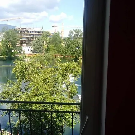 アパート 1 Bihać
