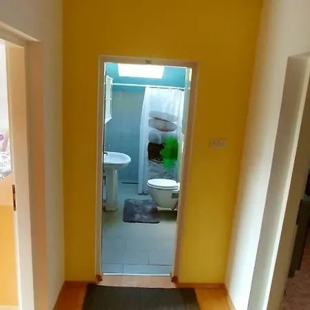 شقة 1 بيهاتش